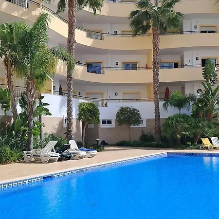 Vibes Spacious 2 Bedroom Flat With Terraces And Pool * Lagos