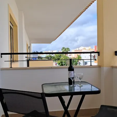 Vibes Spacious 2 Bedroom Flat With Terraces And Pool Apartman *
