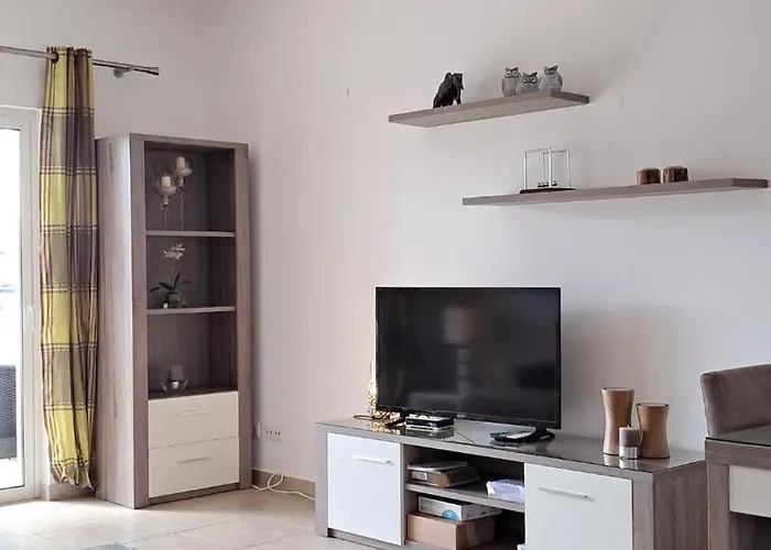 Vibes Spacious 2 Bedroom Flat With Terraces And Pool アパート *