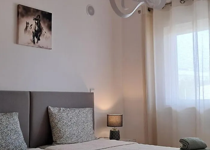 Vibes Spacious 2 Bedroom Flat With Terraces And Pool ラゴス