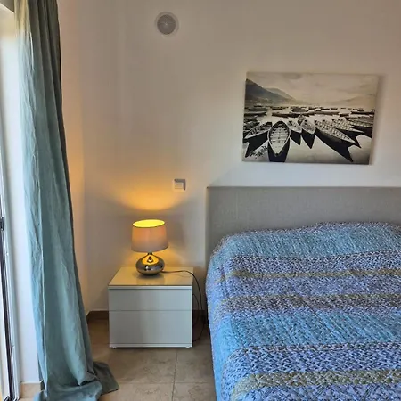Vibes Spacious 2 Bedroom Flat With Terraces And Pool *