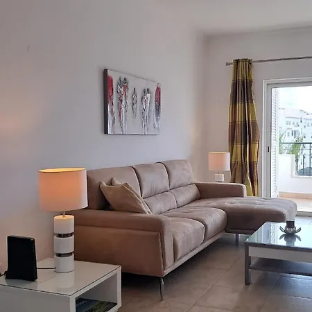 Apartmán Vibes Spacious 2 Bedroom Flat With Terraces And Pool