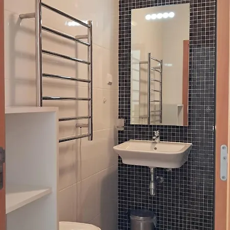Vibes Spacious 2 Bedroom Flat With Terraces And Pool *