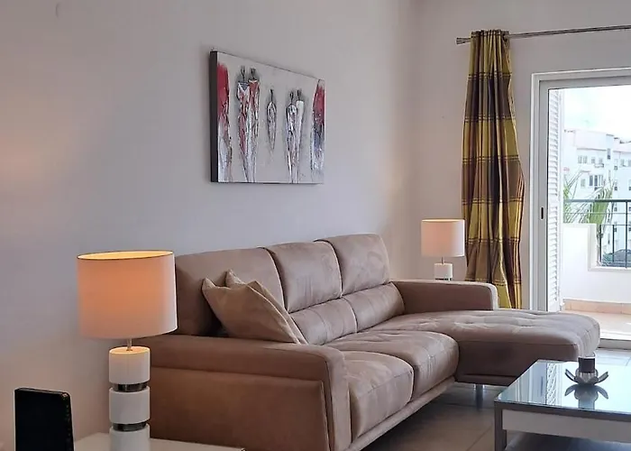 Apartment Vibes Spacious 2 Bedroom Flat With Terraces And Pool