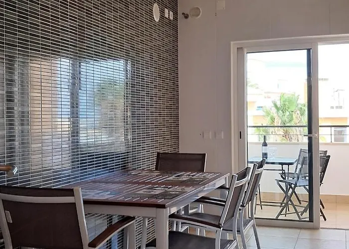 Apartment Vibes Spacious 2 Bedroom Flat With Terraces And Pool *